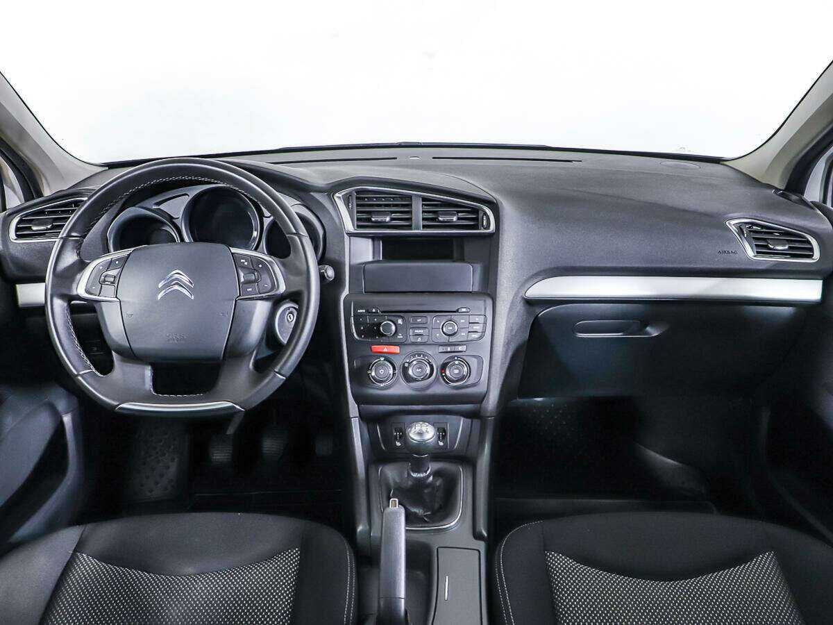 Citroen C4 с пробегом — 2015 год. Фото: #10