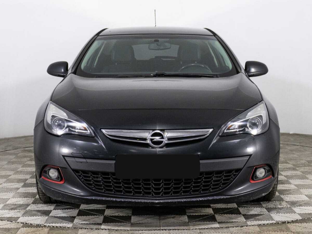 Opel Astra с пробегом — 2012 год. Фото: #1