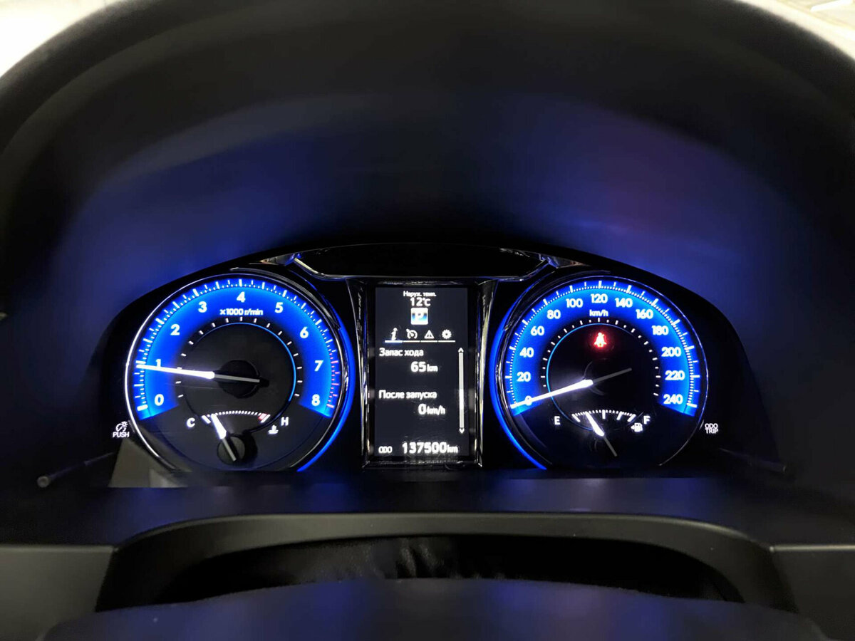 Toyota Camry с пробегом — 2017 год. Фото: #12