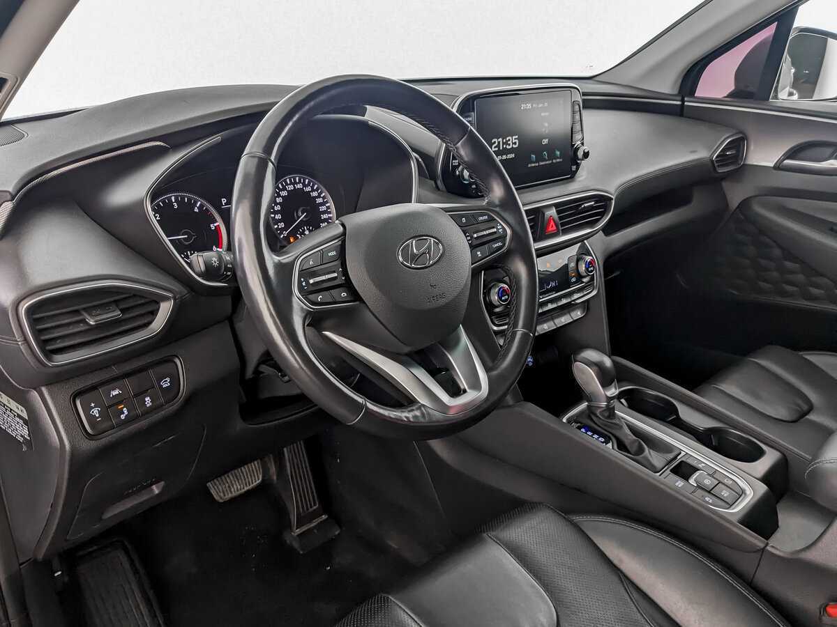 Hyundai Santa Fe с пробегом — 2018 год. Фото: #13