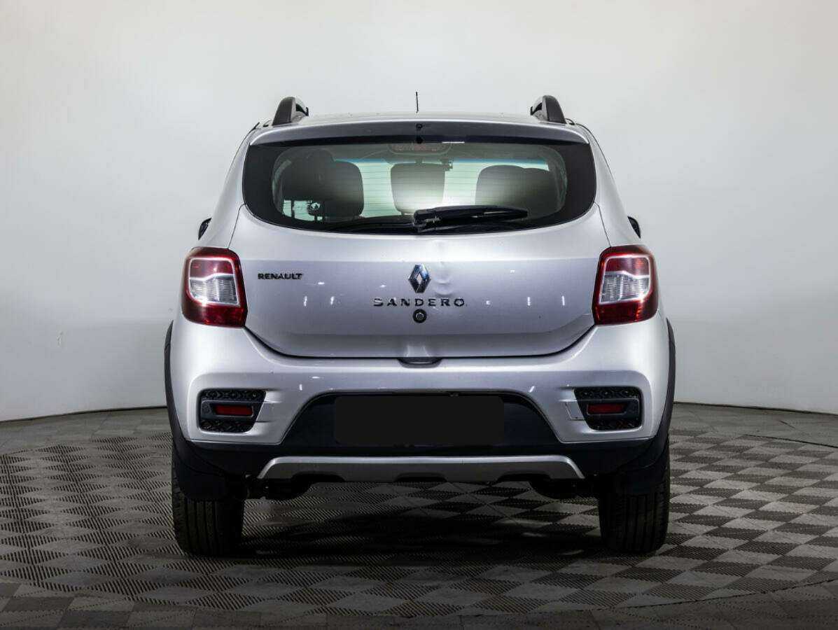 Renault Sandero с пробегом — 2015 год. Фото: #4