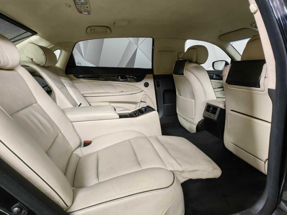 Hyundai Equus с пробегом — 2013 год. Фото: #11