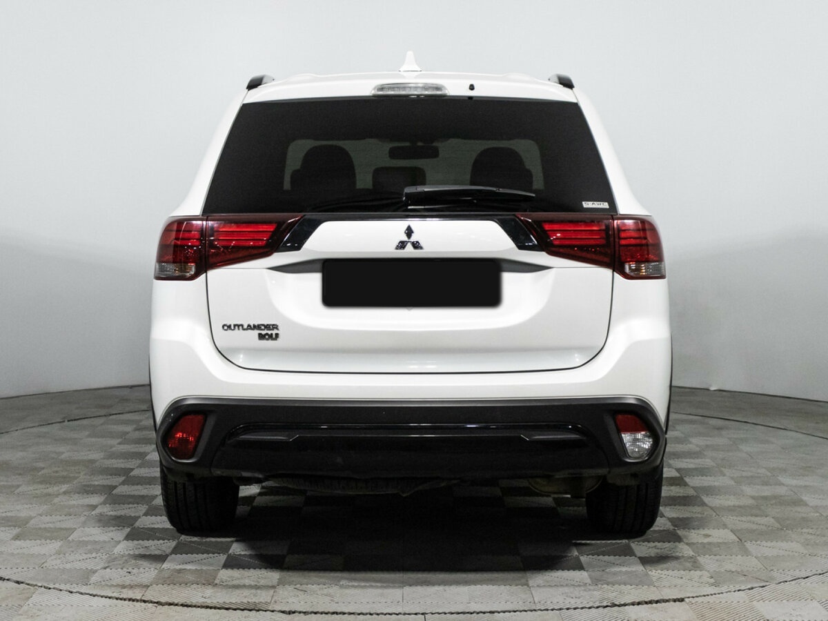 Mitsubishi Outlander с пробегом — 2021 год. Фото: #5