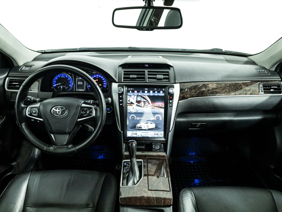 Toyota Camry с пробегом — 2017 год. Фото: #12