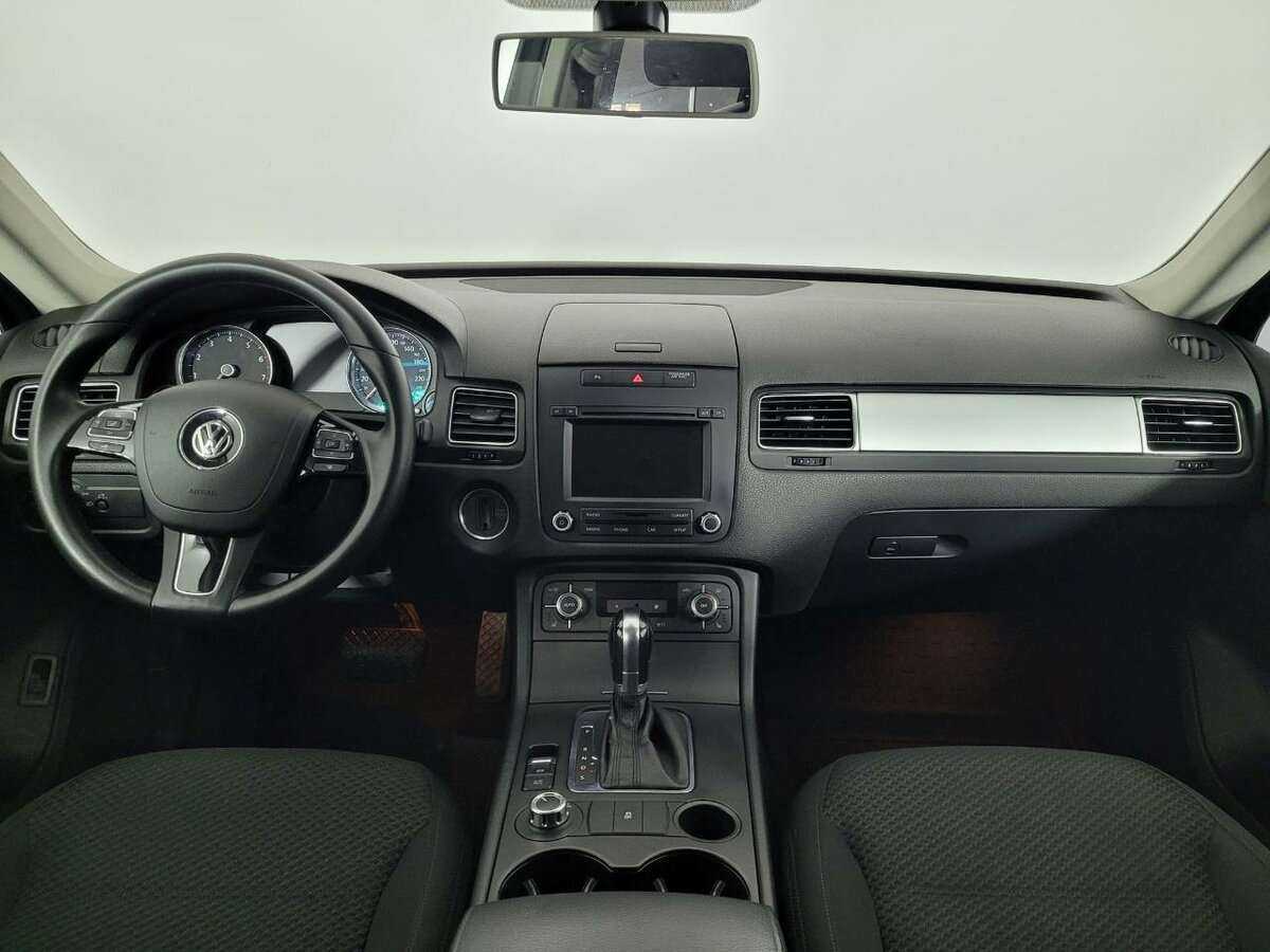 Volkswagen Touareg с пробегом — 2012 год. Фото: #6