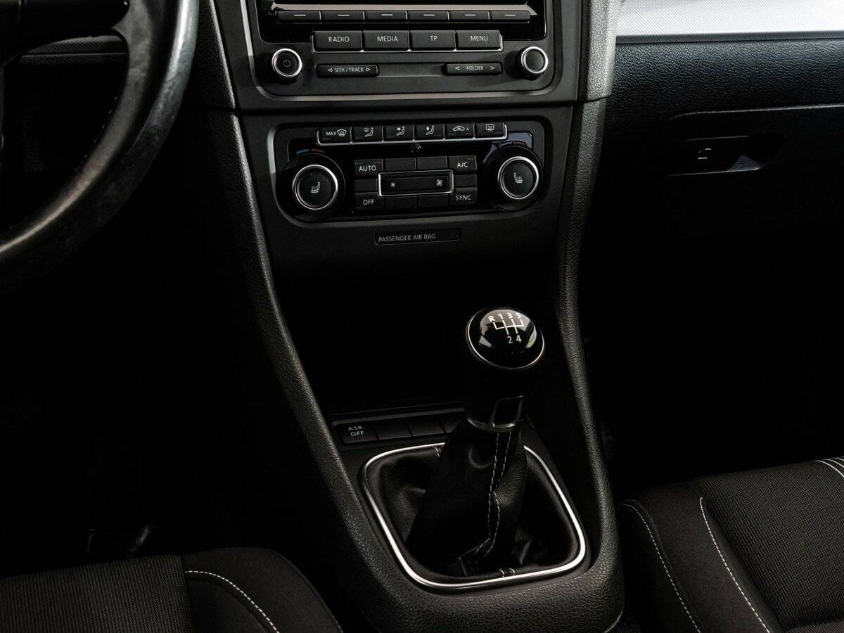 Volkswagen Golf с пробегом — 2012 год. Фото: #11