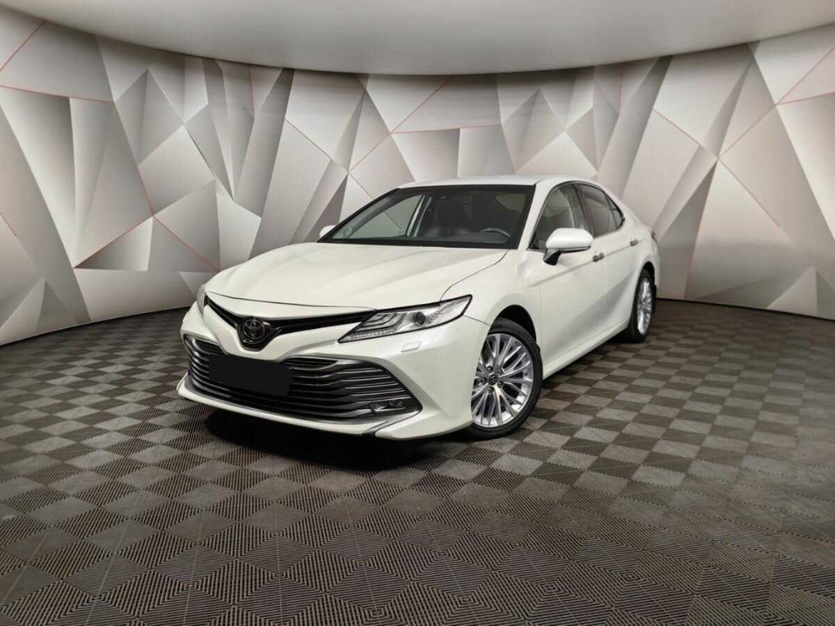 Toyota Camry с пробегом — 2020 год. Посмотреть фото