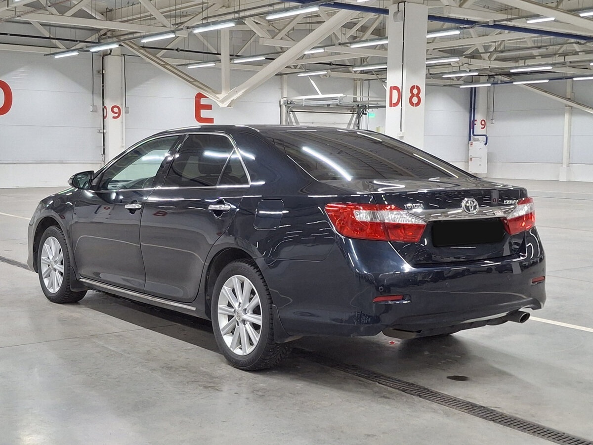Toyota Camry с пробегом — 2014 год. Фото: #6