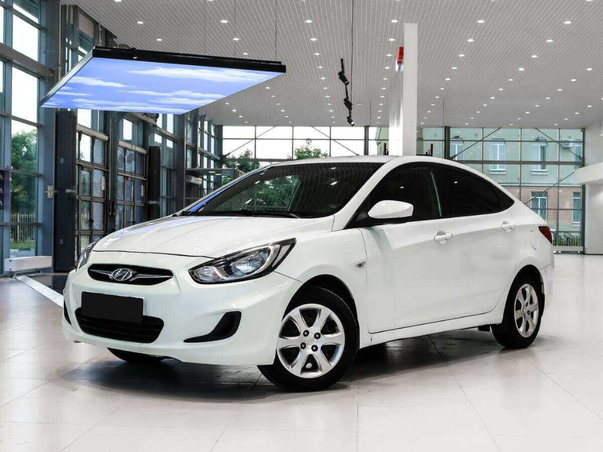 Hyundai Solaris с пробегом — 2012 год. Фото: #0