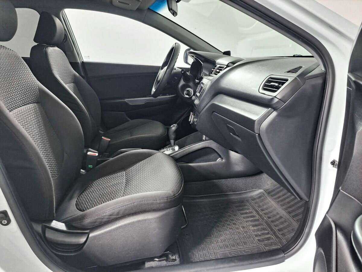 Kia Rio с пробегом — 2012 год. Фото: #10