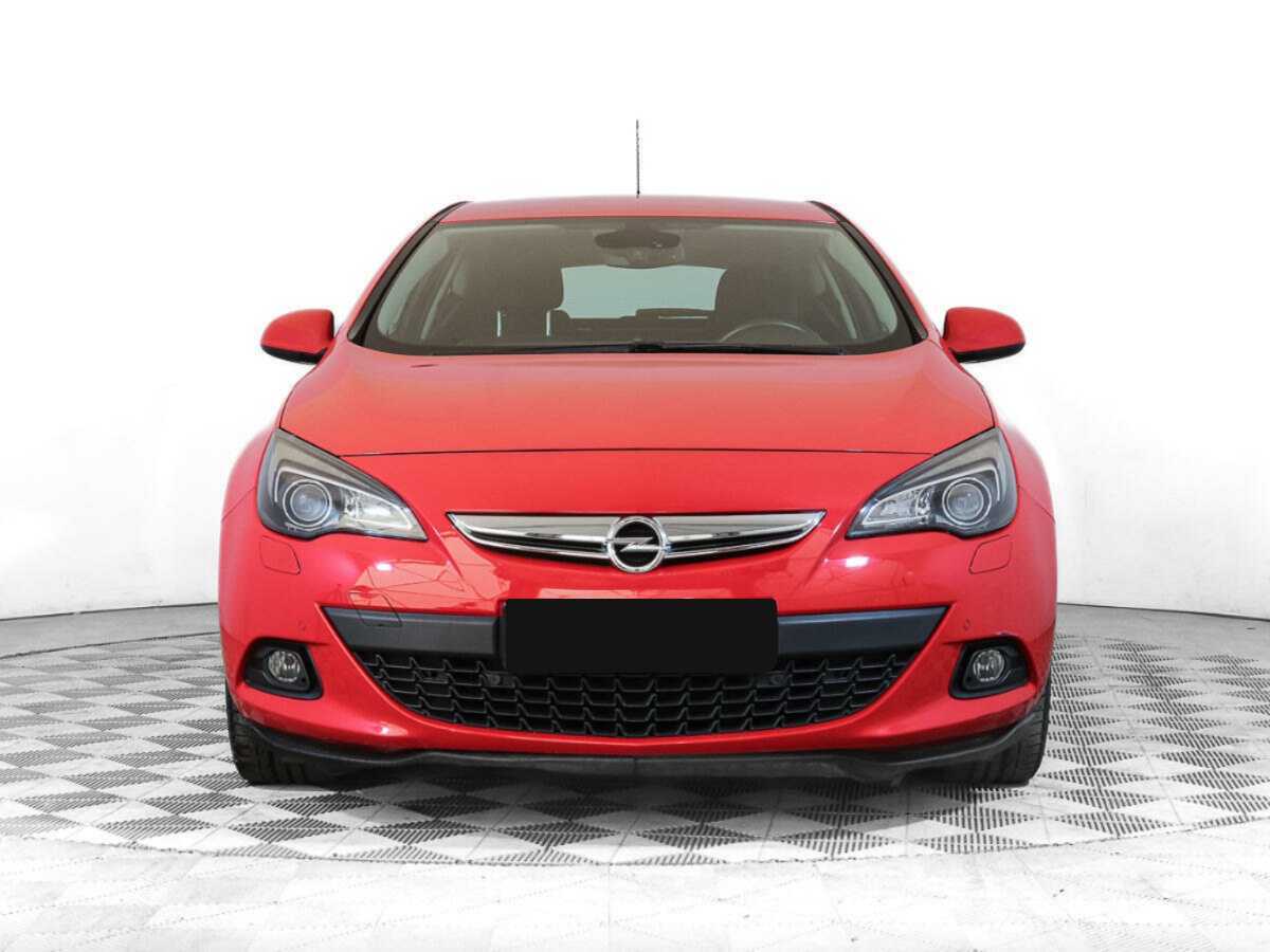 Opel Astra с пробегом — 2012 год. Фото: #0