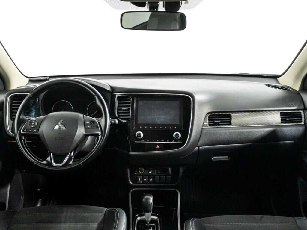 Mitsubishi Outlander с пробегом — 2021 год. Фото: #12