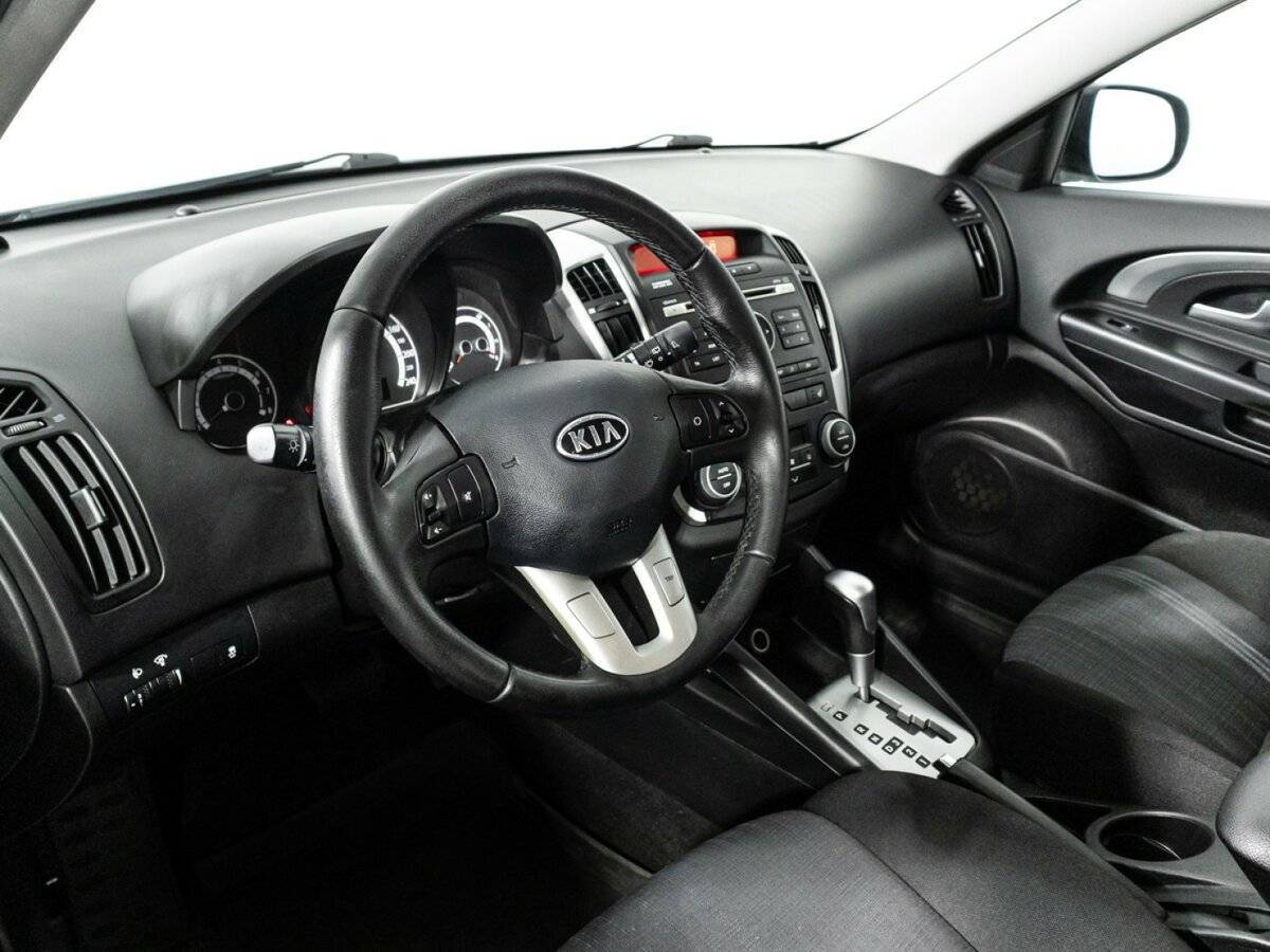 Kia Ceed с пробегом — 2012 год. Фото: #10