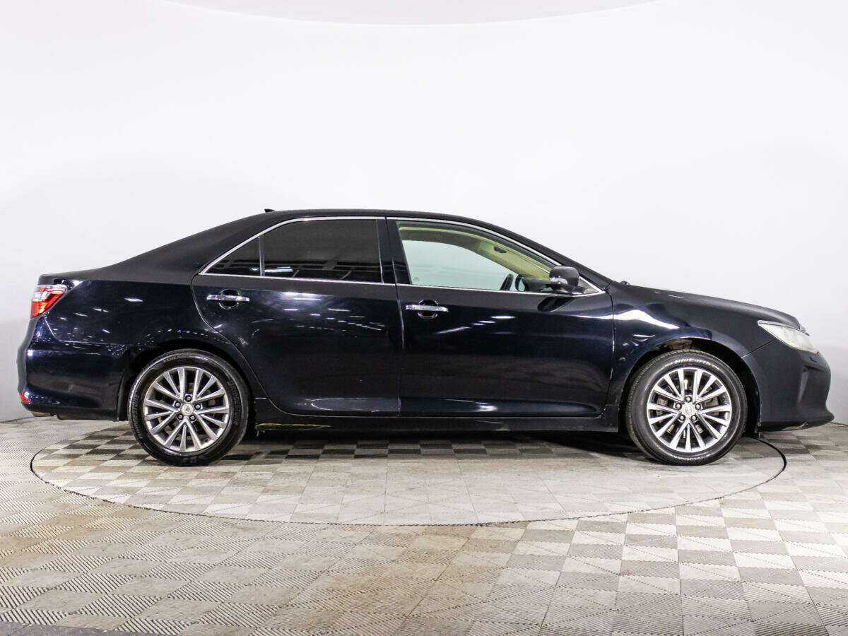 Toyota Camry с пробегом — 2017 год. Фото: #3