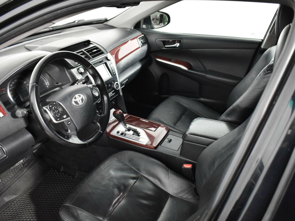 Toyota Camry с пробегом — 2013 год. Фото: #6