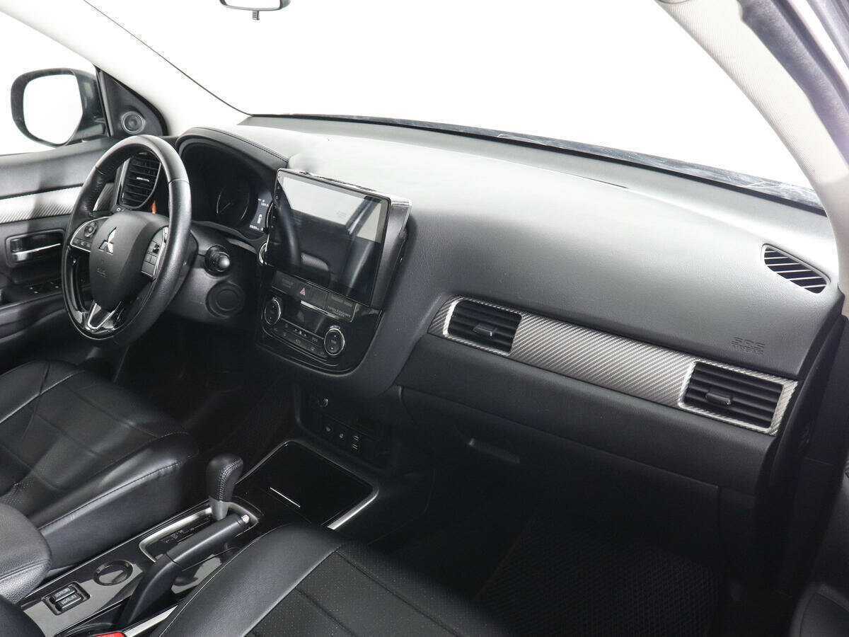 Mitsubishi Outlander с пробегом — 2018 год. Фото: #9