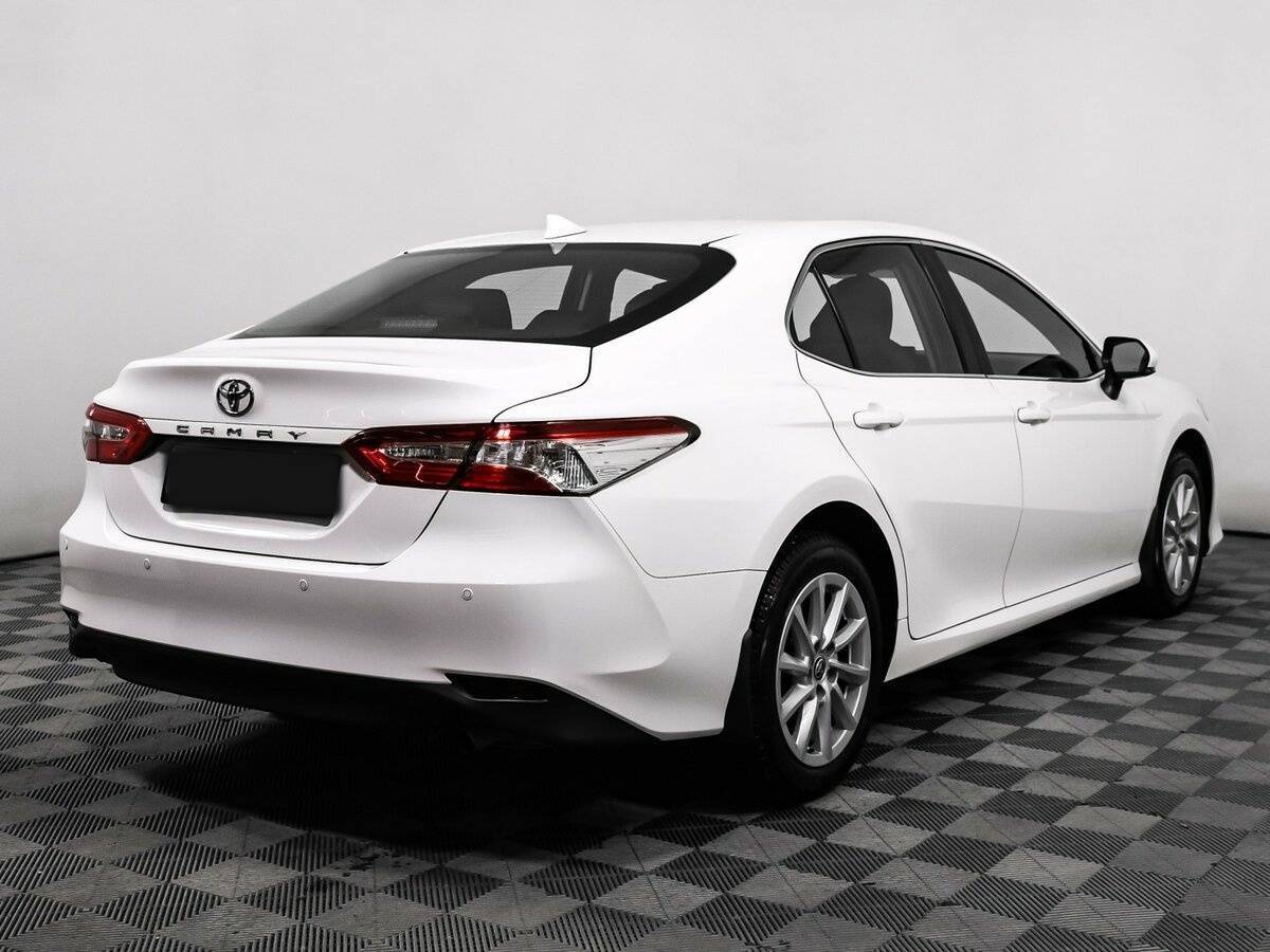 Toyota Camry с пробегом — 2021 год. Фото: #4