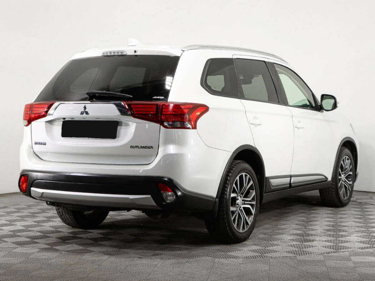 Mitsubishi Outlander с пробегом — 2017 год. Фото: #3