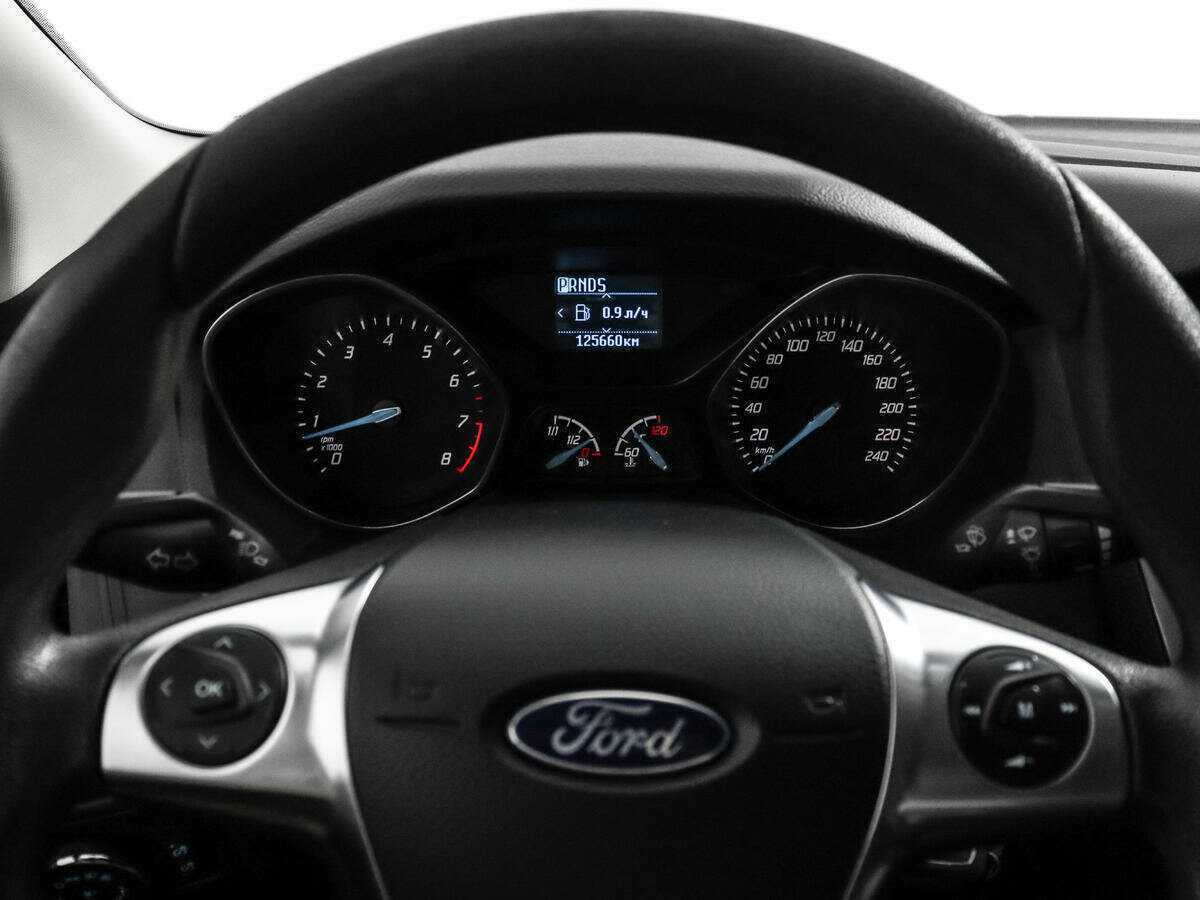 Ford Focus с пробегом — 2014 год. Фото: #13