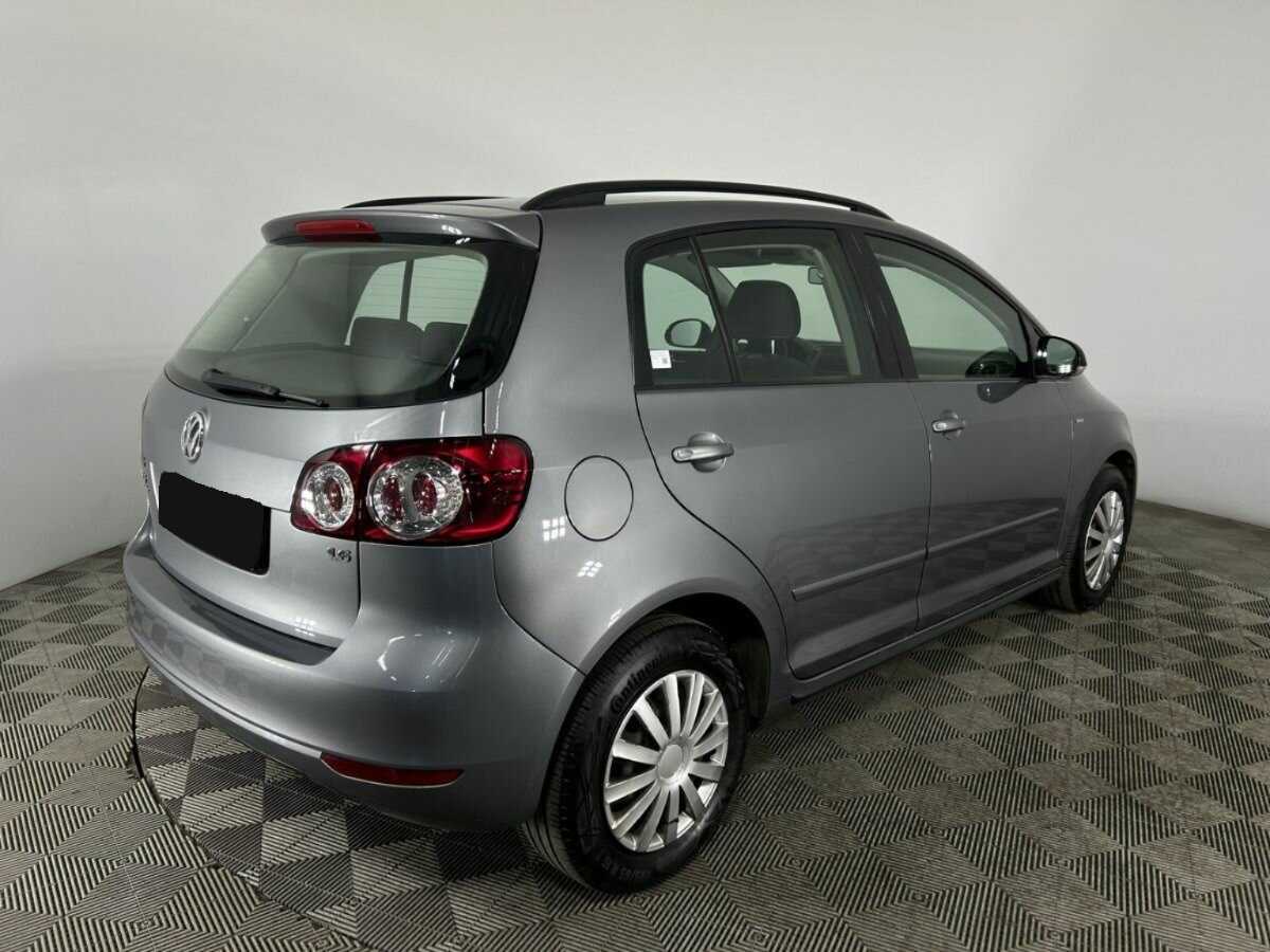 Volkswagen Golf Plus с пробегом — 2012 год. Фото: #4