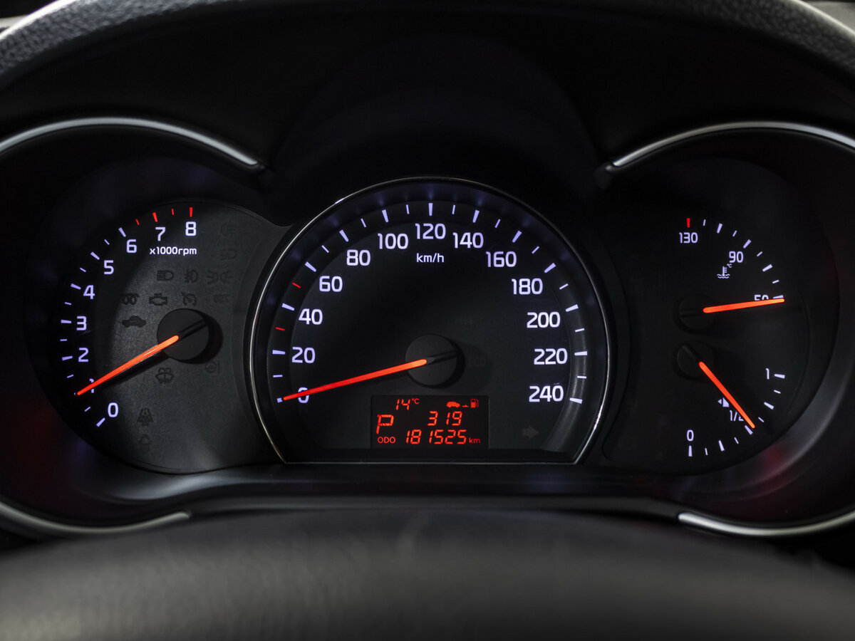 Kia Sorento с пробегом — 2015 год. Фото: #8