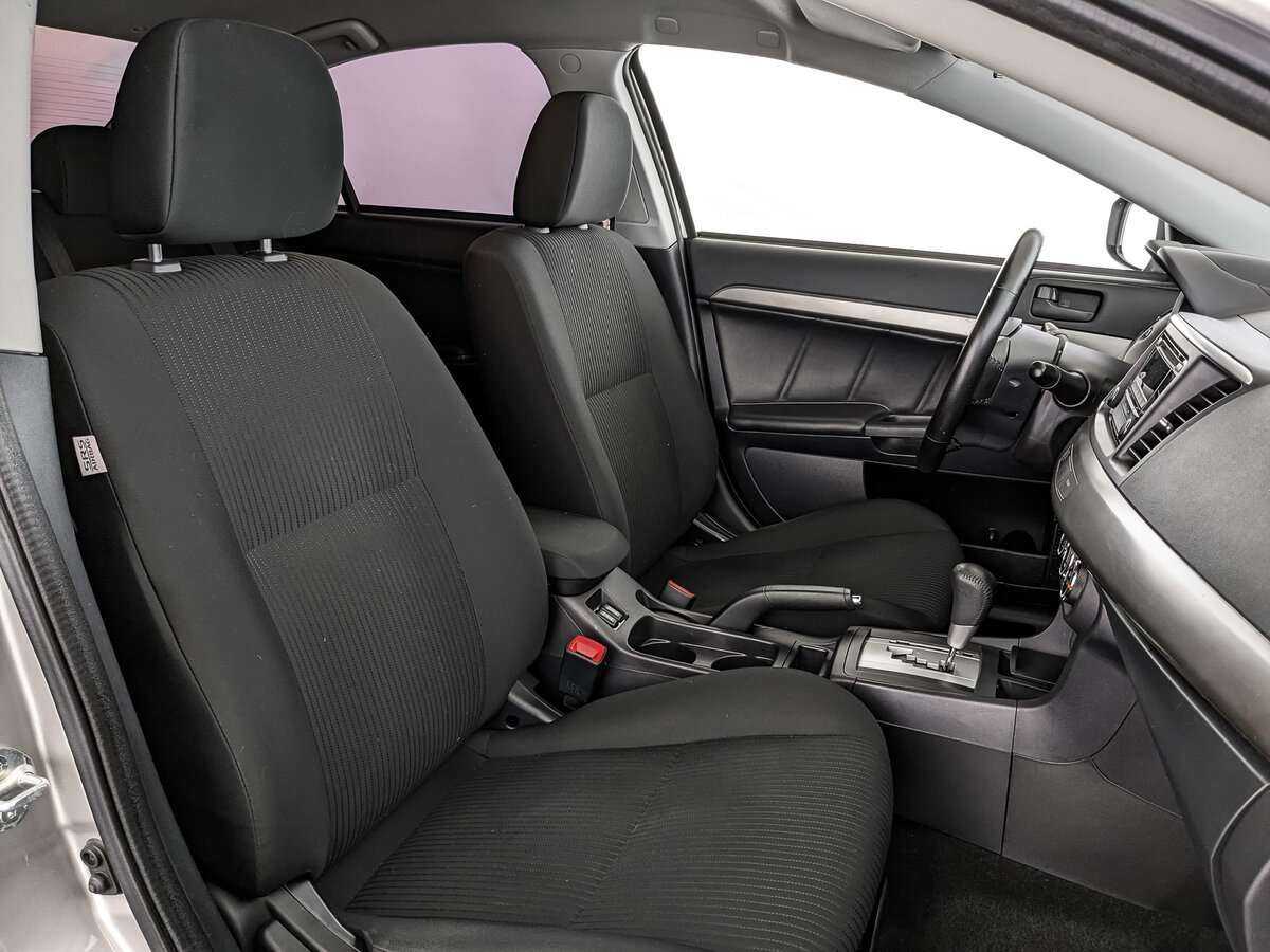 Mitsubishi Lancer с пробегом — 2015 год. Фото: #18