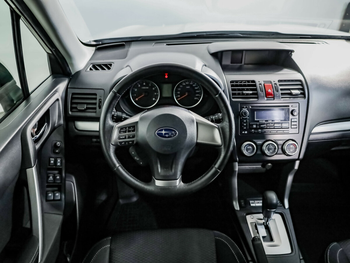 Subaru Forester с пробегом — 2014 год. Фото: #9