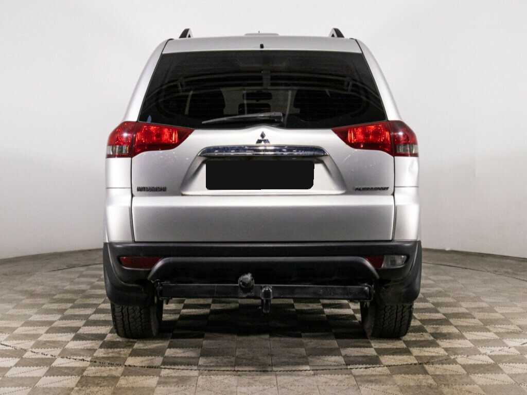 Mitsubishi Pajero Sport с пробегом — 2014 год. Фото: #5