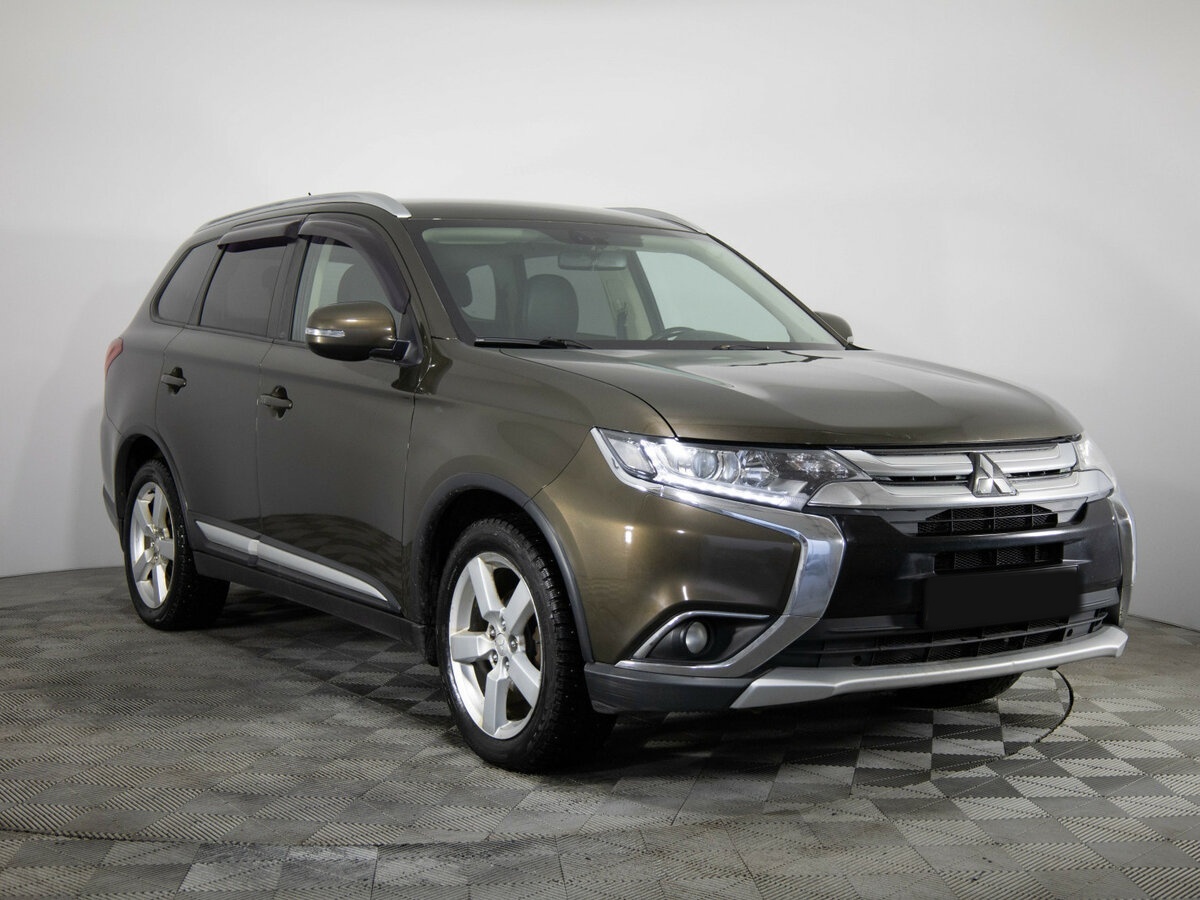 Mitsubishi Outlander с пробегом — 2016 год. Фото: #2