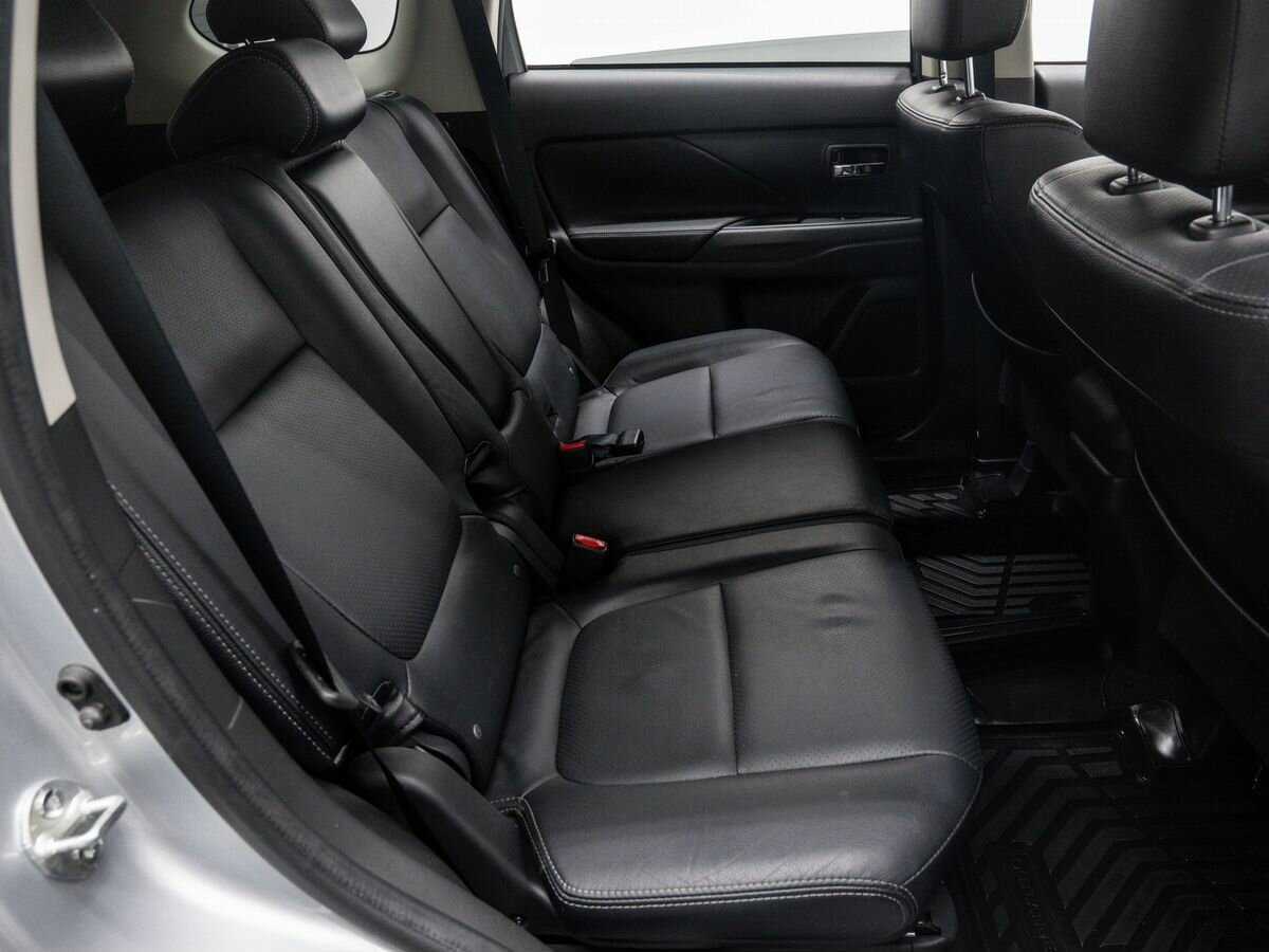 Mitsubishi Outlander с пробегом — 2018 год. Фото: #9