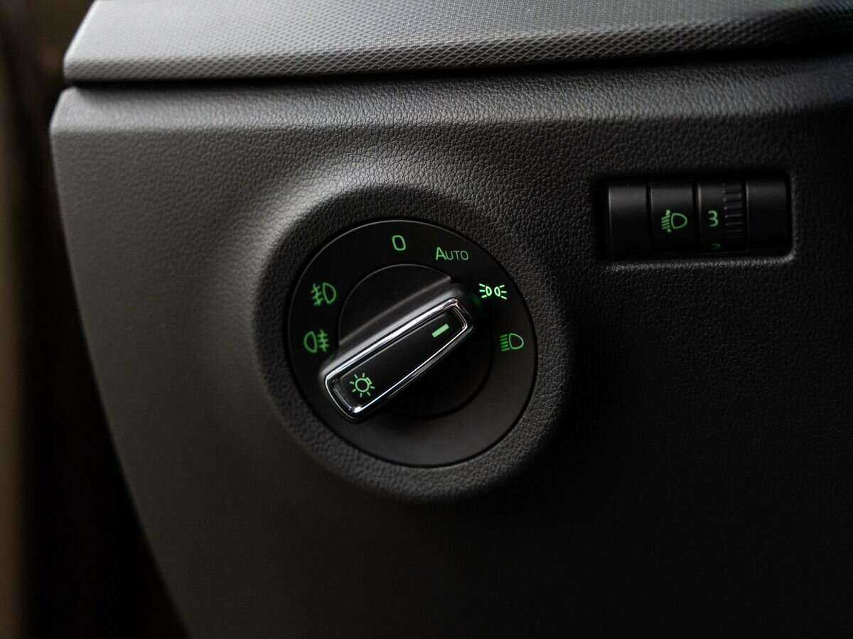 Skoda Rapid с пробегом — 2021 год. Фото: #15