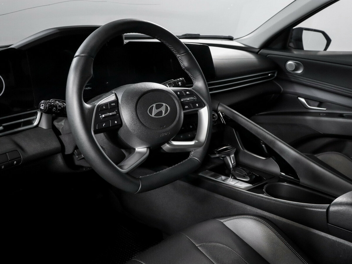 Hyundai Elantra с пробегом — 2024 год. Фото: #12