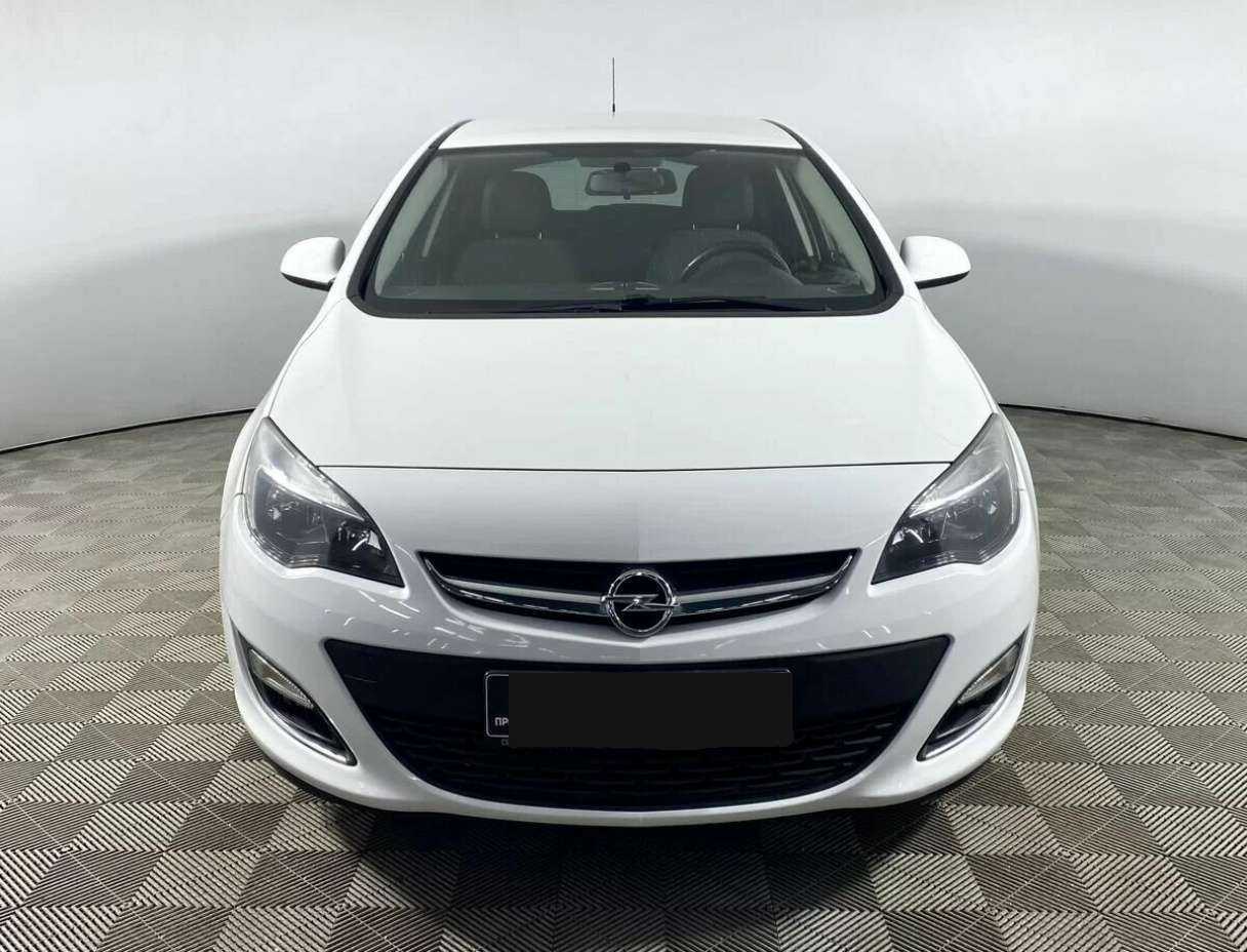 Opel Astra с пробегом — 2012 год. Посмотреть фото