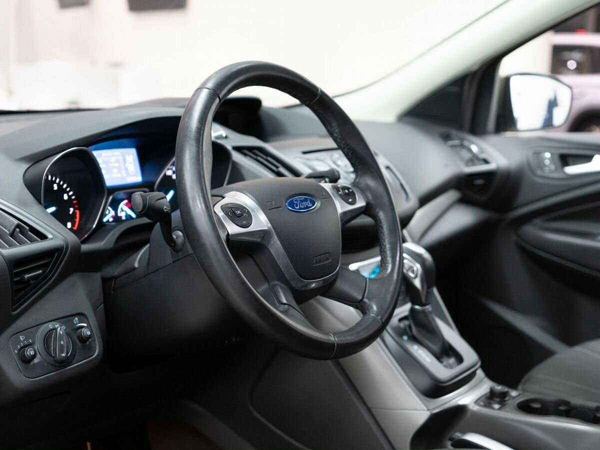 Ford Kuga с пробегом — 2014 год. Фото: #4
