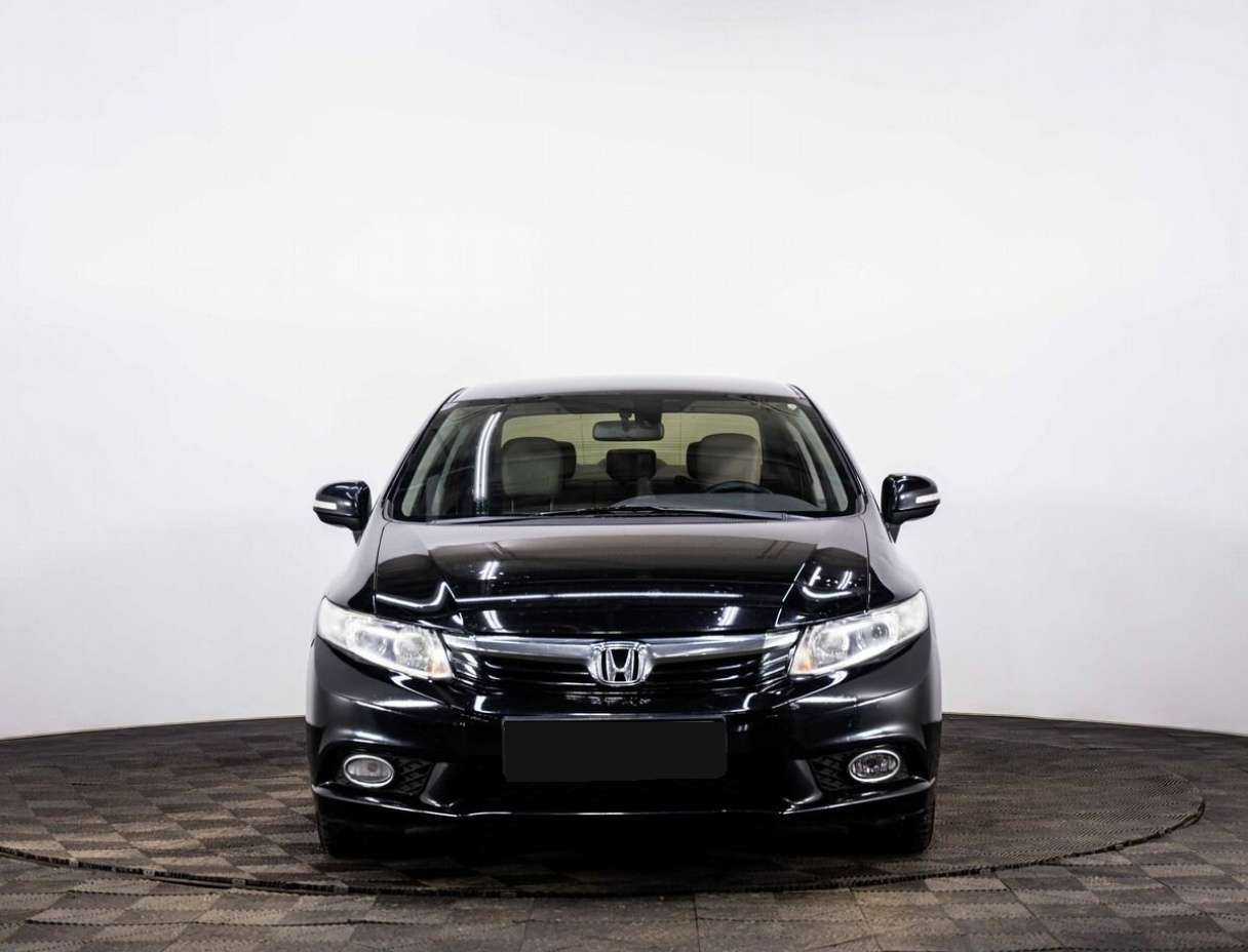 Honda Civic с пробегом — 2012 год. Фото: #1
