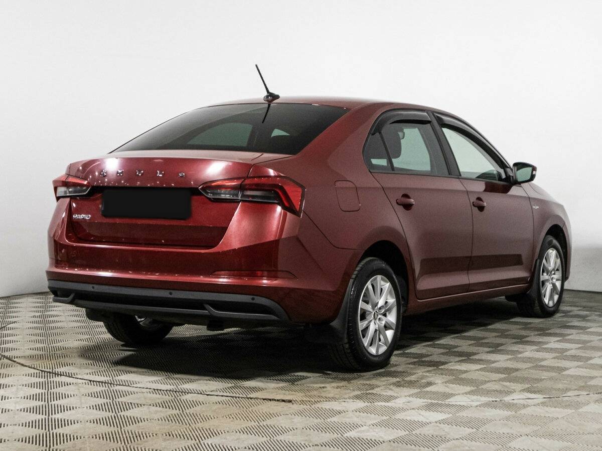 Skoda Rapid с пробегом — 2021 год. Фото: #4