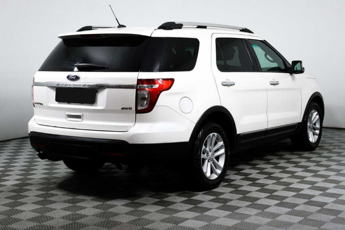 Ford Explorer с пробегом — 2012 год. Фото: #4