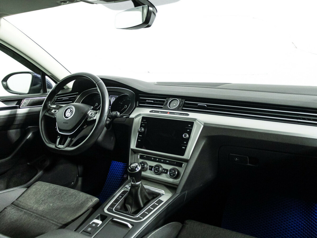 Volkswagen Passat с пробегом — 2017 год. Фото: #6