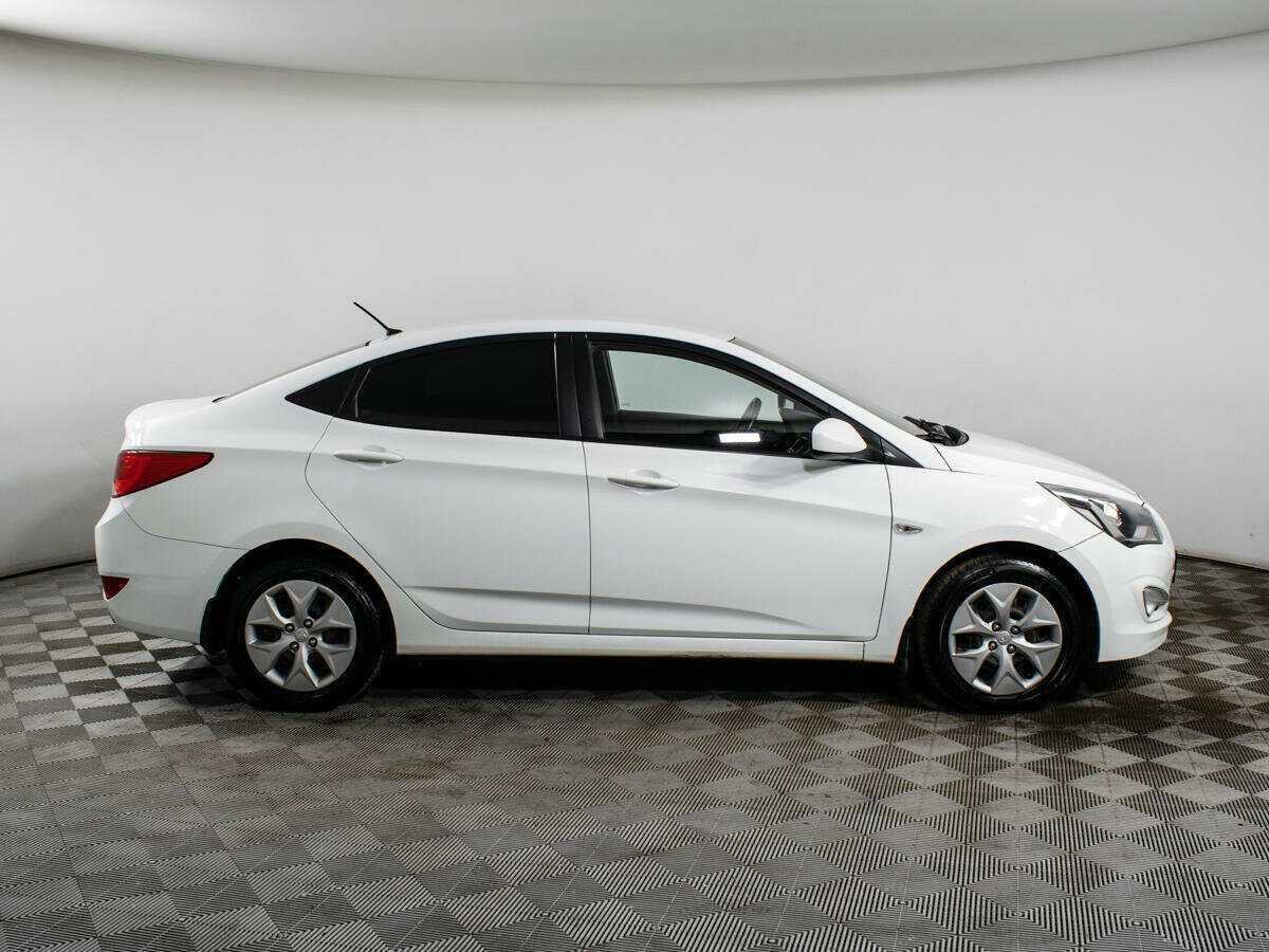 Hyundai Solaris с пробегом — 2016 год. Фото: #3