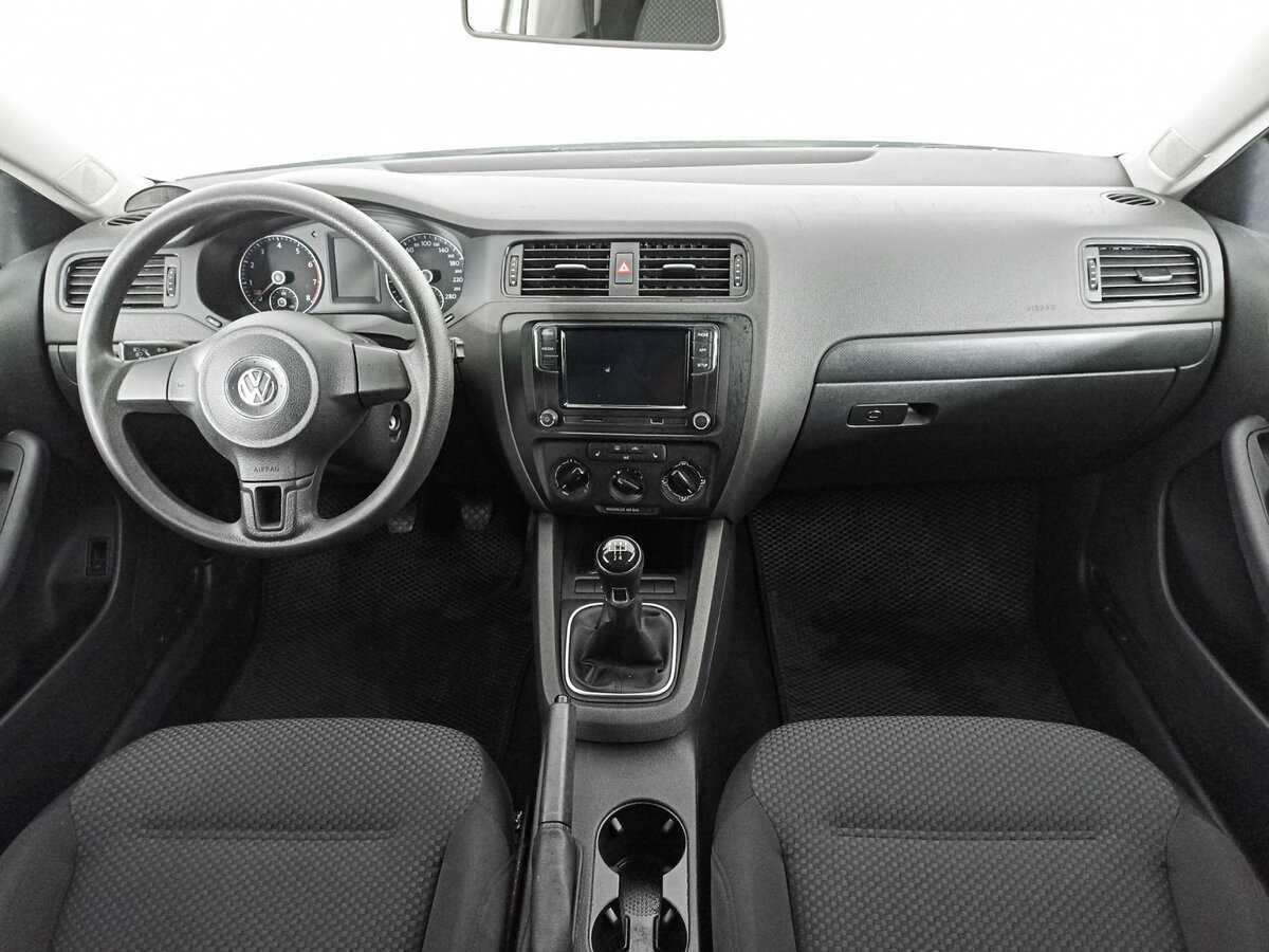Volkswagen Jetta с пробегом — 2014 год. Фото: #13