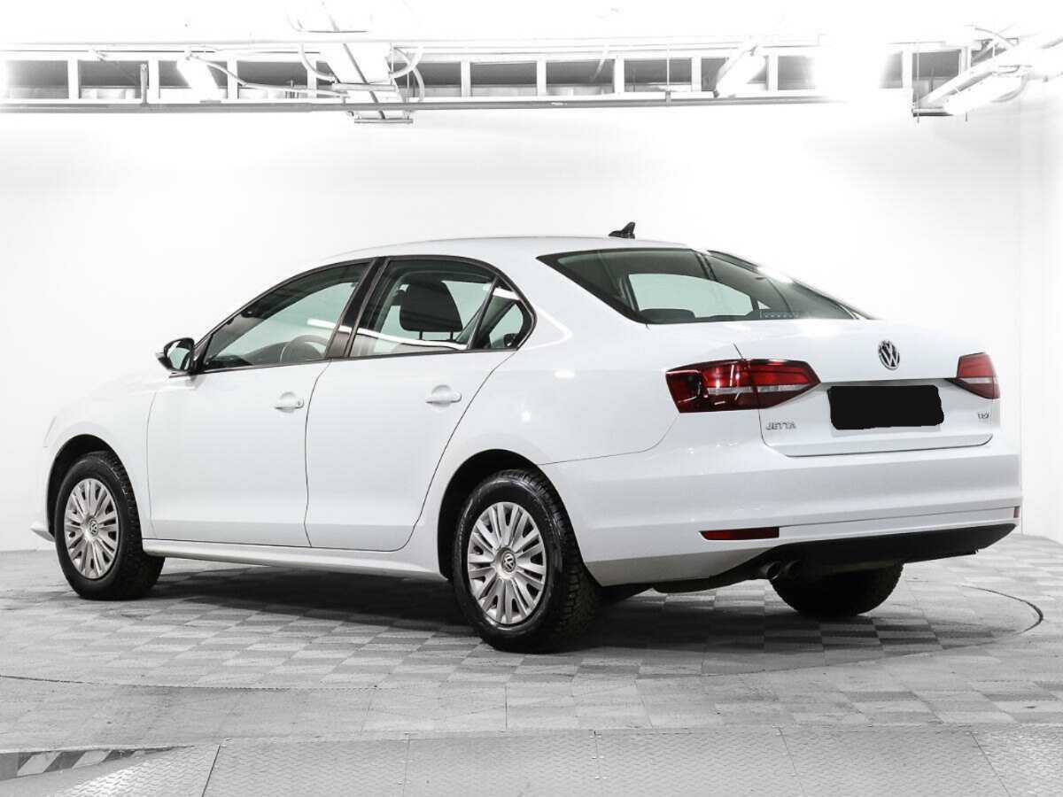 Volkswagen Jetta с пробегом — 2017 год. Фото: #6