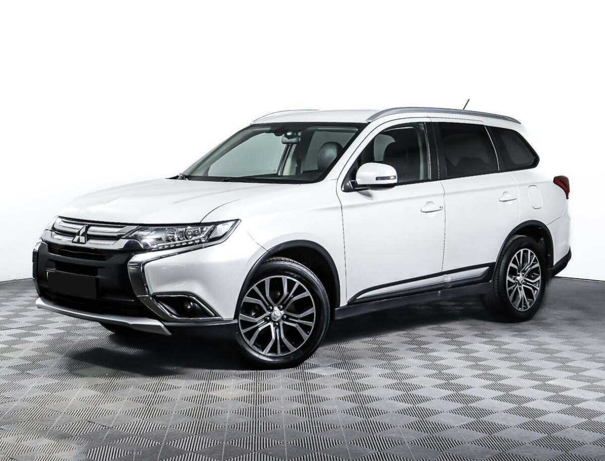 Mitsubishi Outlander с пробегом — 2016 год. Посмотреть фото