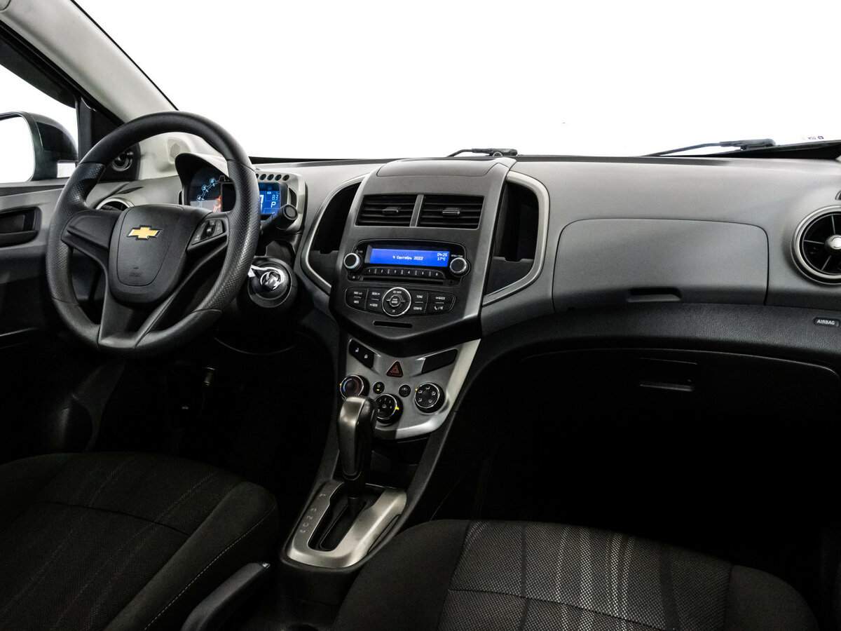 Chevrolet Aveo с пробегом — 2014 год. Фото: #8