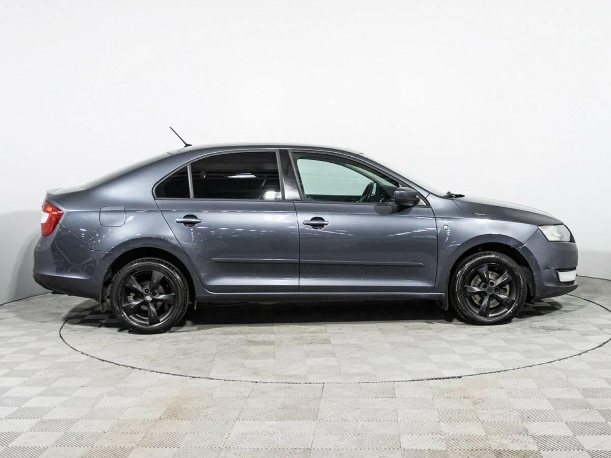Skoda Rapid с пробегом — 2016 год. Фото: #3