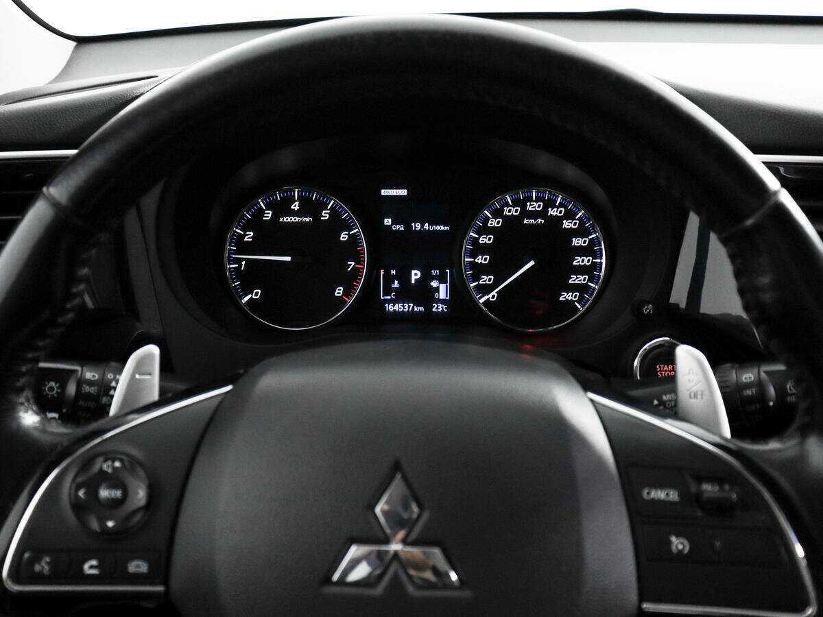 Mitsubishi Outlander с пробегом — 2016 год. Фото: #15