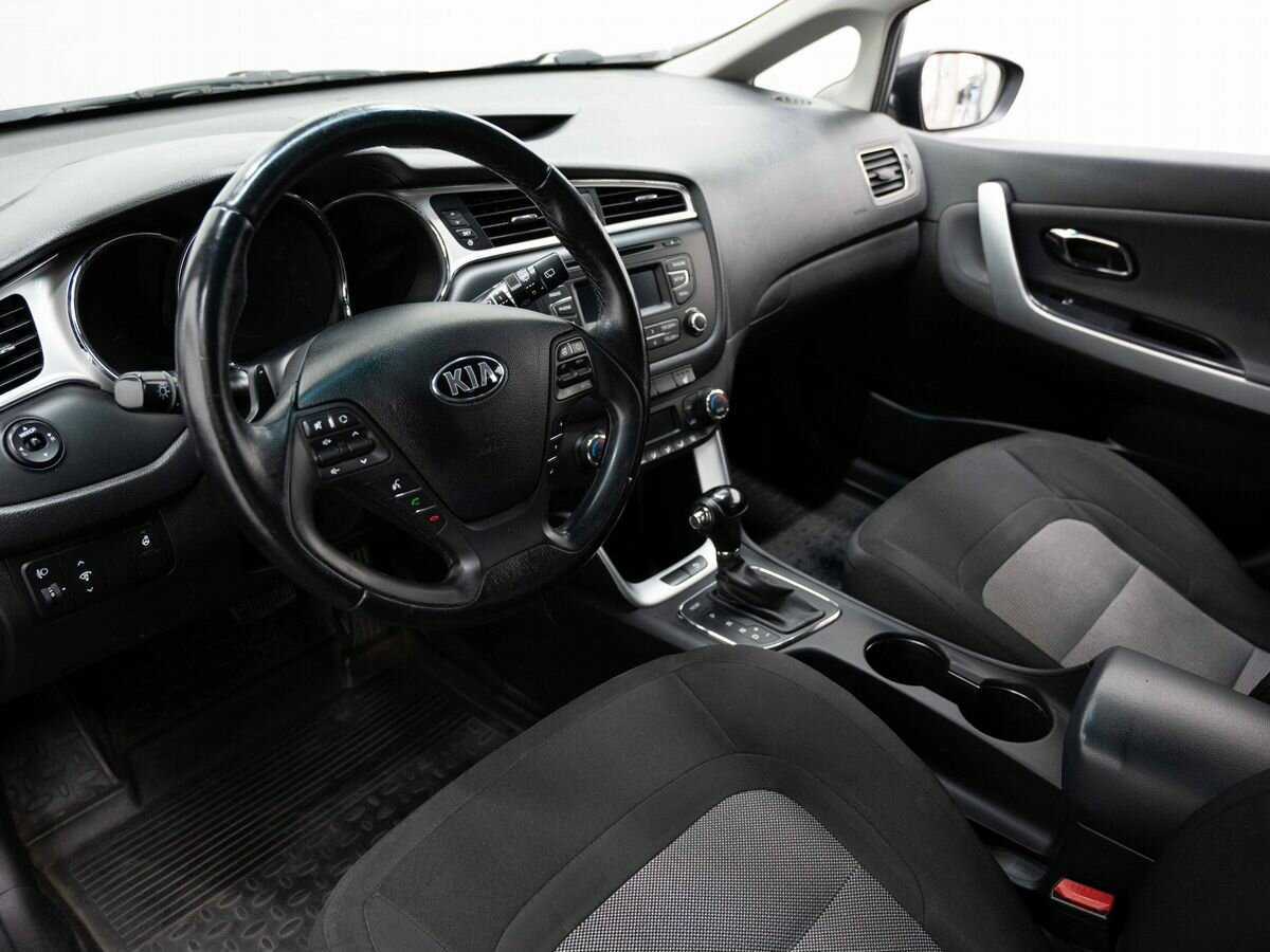 Kia Ceed с пробегом — 2015 год. Фото: #7