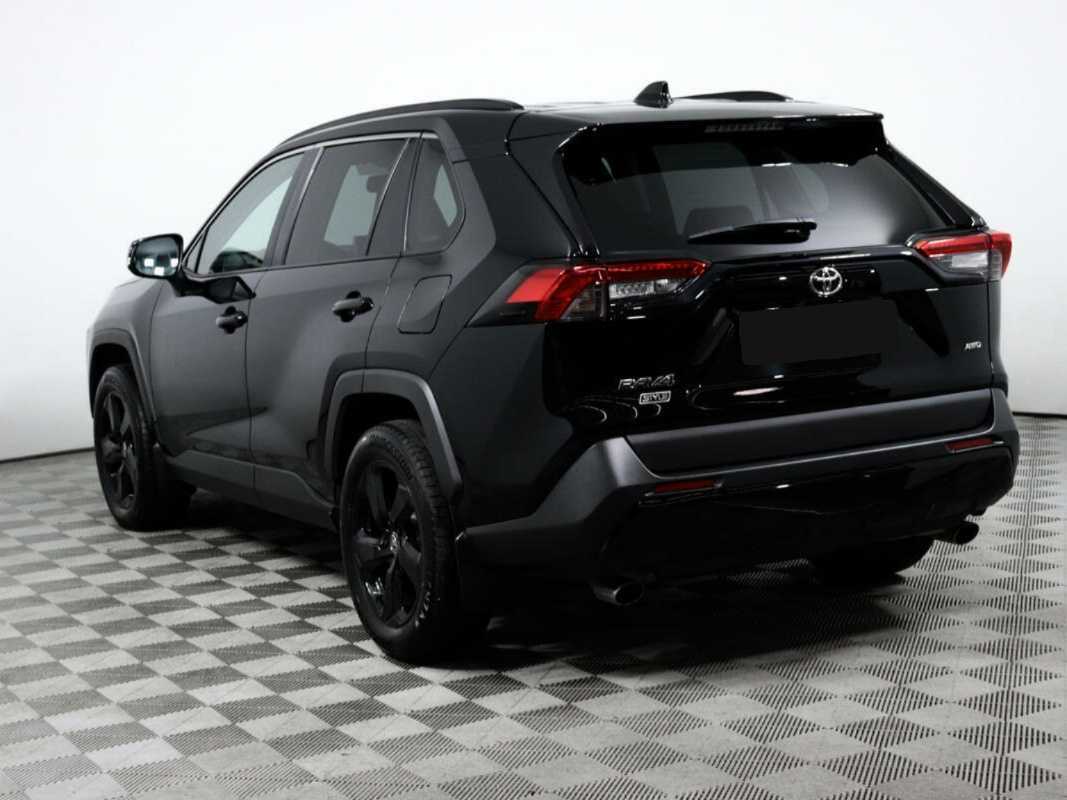 Toyota RAV4 с пробегом — 2020 год. Фото: #6
