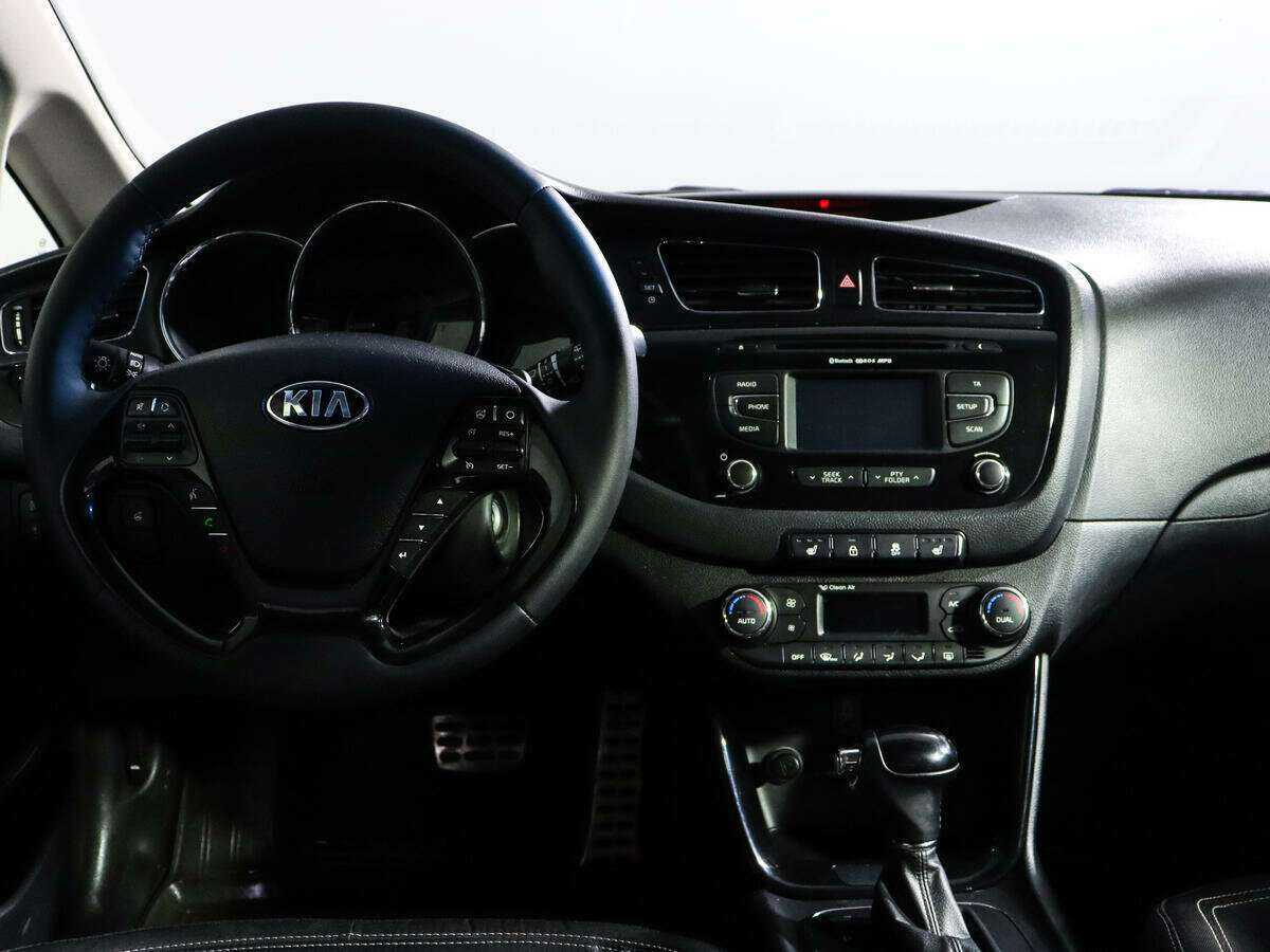 Kia Ceed с пробегом — 2013 год. Фото: #11