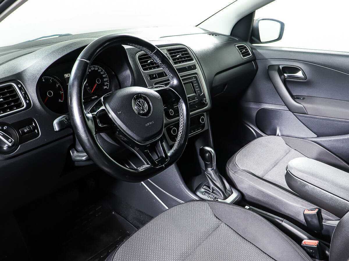 Volkswagen Polo с пробегом — 2016 год. Фото: #12