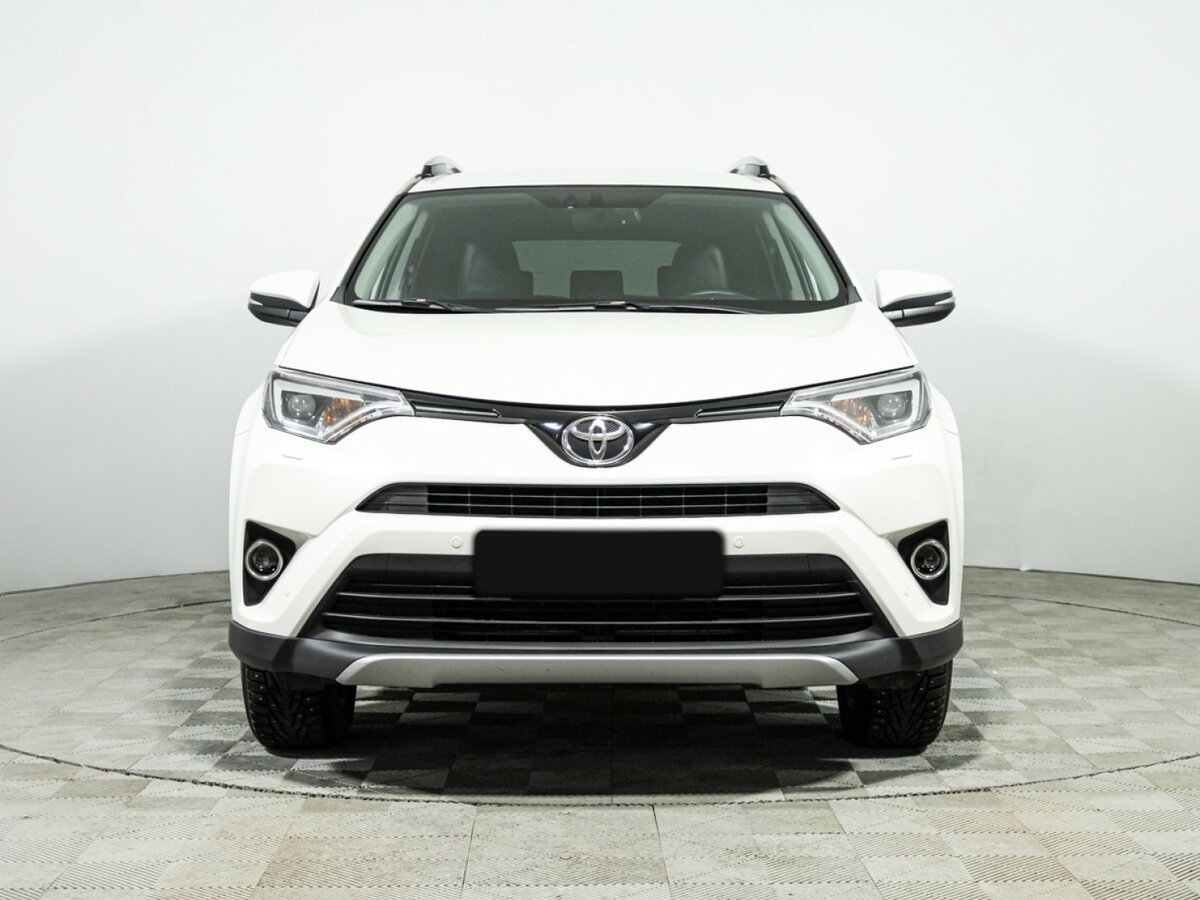 Toyota RAV4 с пробегом — 2017 год. Фото: #1